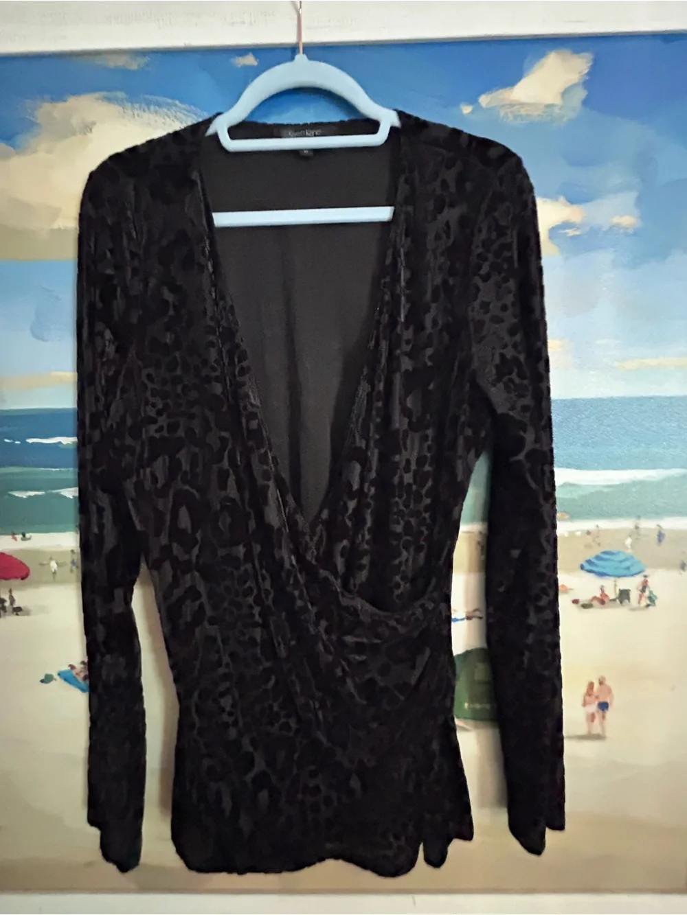 Karen Kane Black Velvet Burnout demask Print Wrap Top - Picture 2 of 5